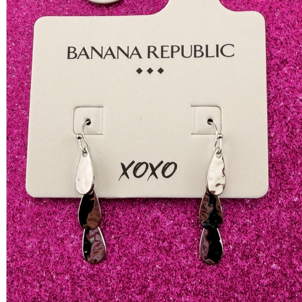 Banana Republic Factory Silver Tone Hammered Tiered Teardrop Drop Earrings NEW